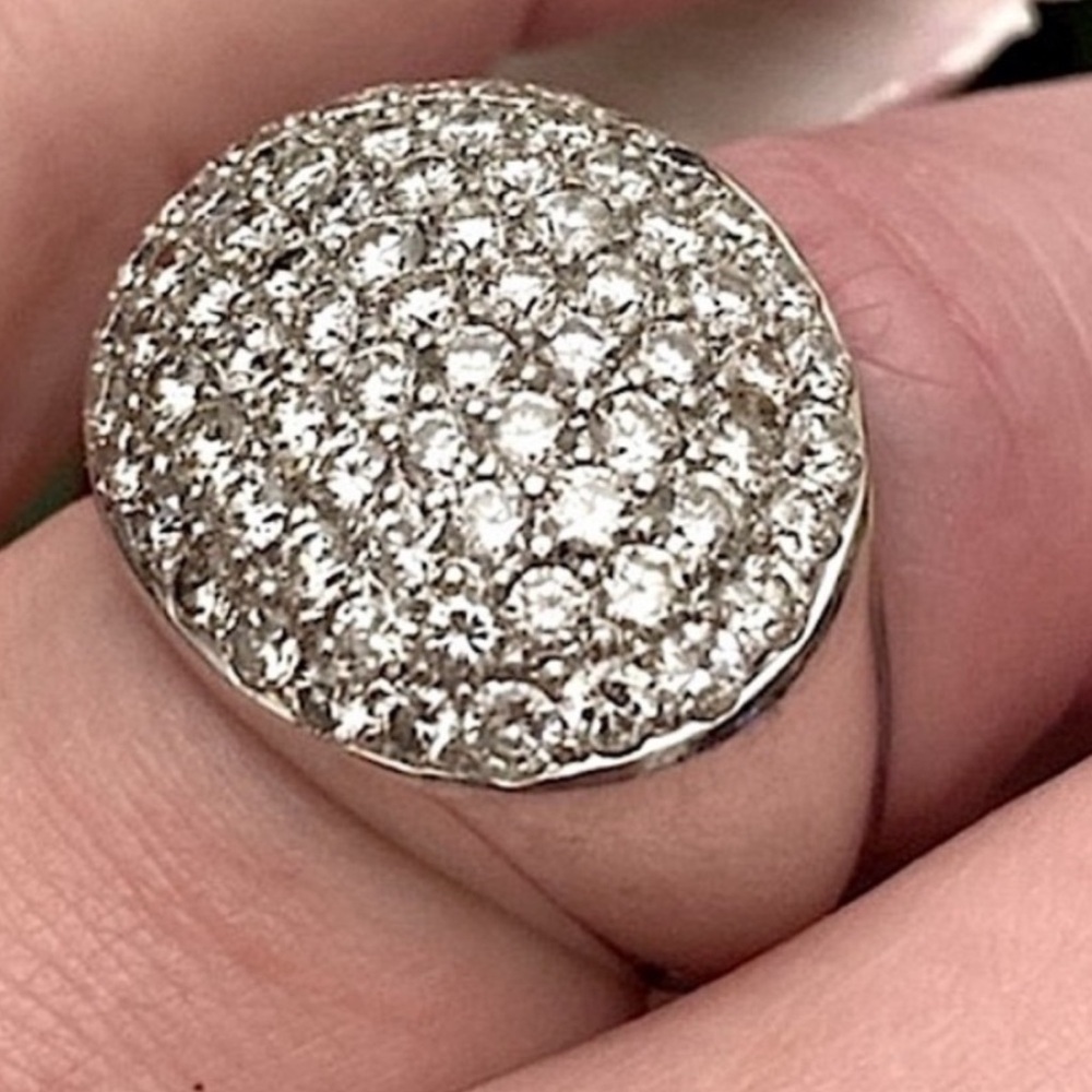 3.25 CARAT RING FLAWLESS QUALITY DIAMONDS. Cartier style ring but nicer.